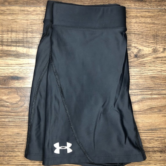 Under Armour Spandex Shorts - Picture 3 of 4